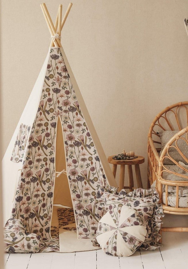 flower teepee