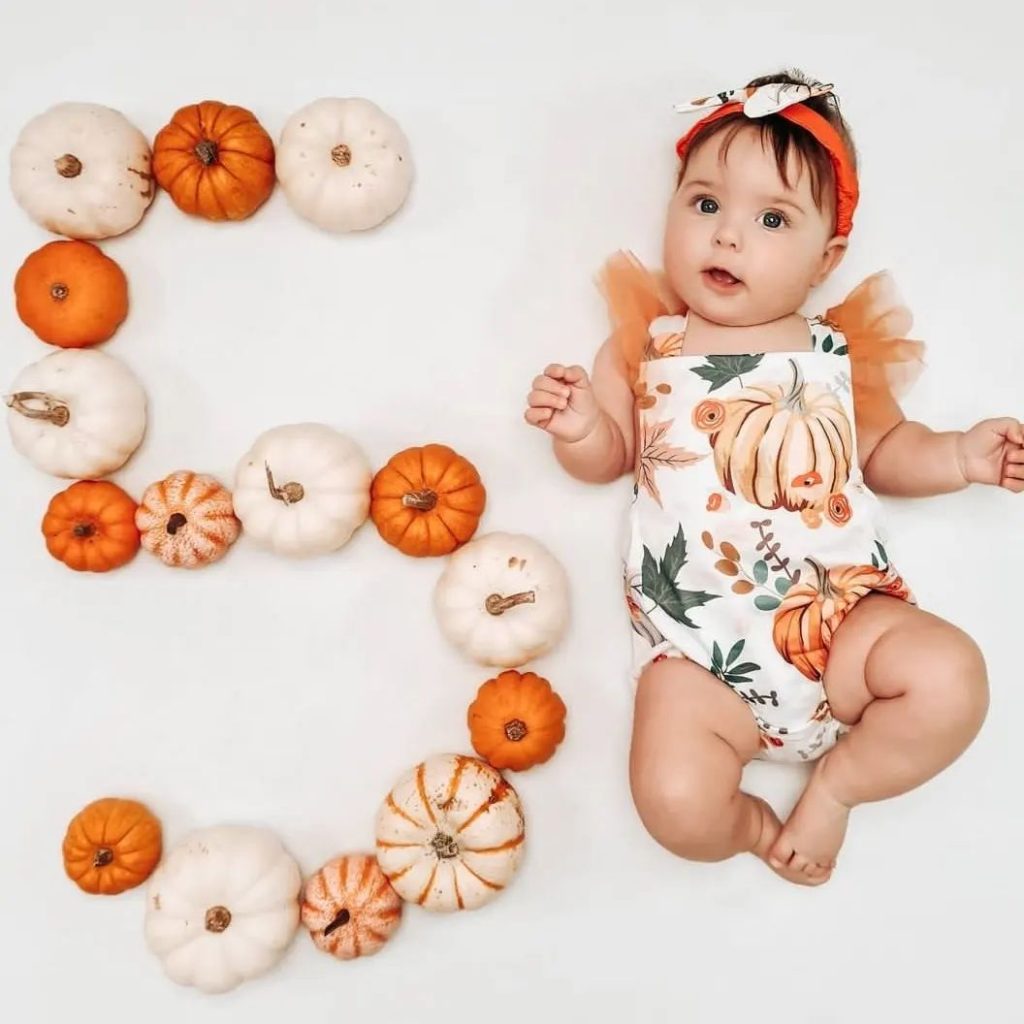 autumn monthly baby photo