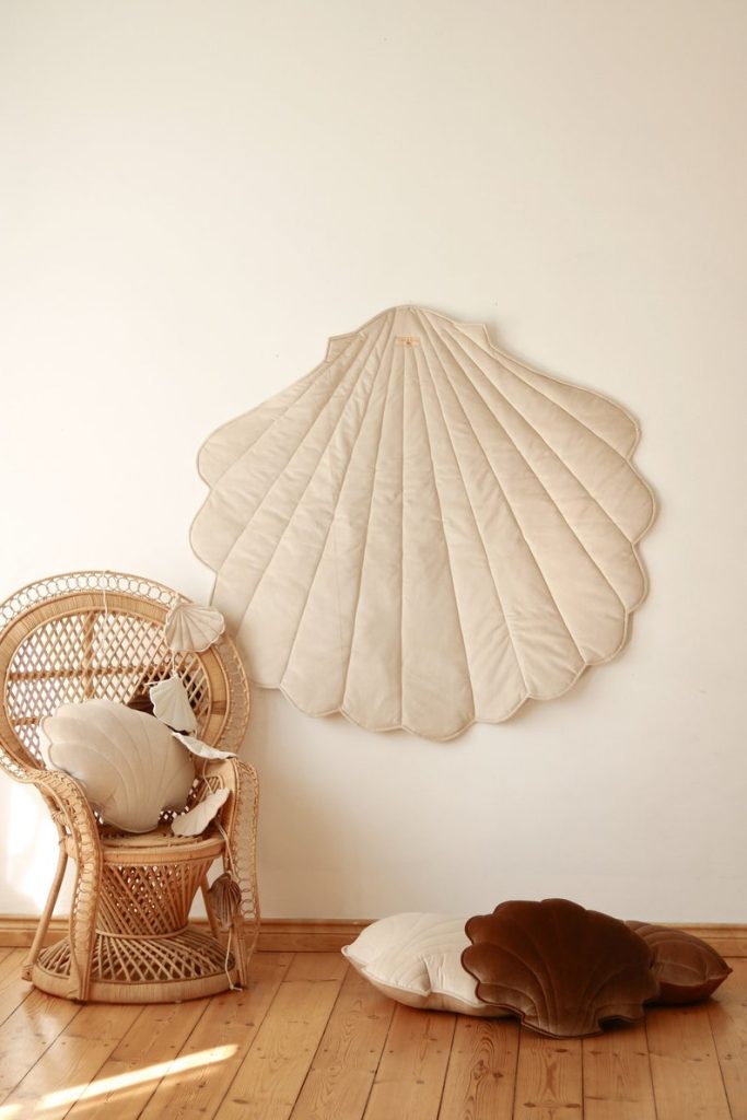 beige shell mat