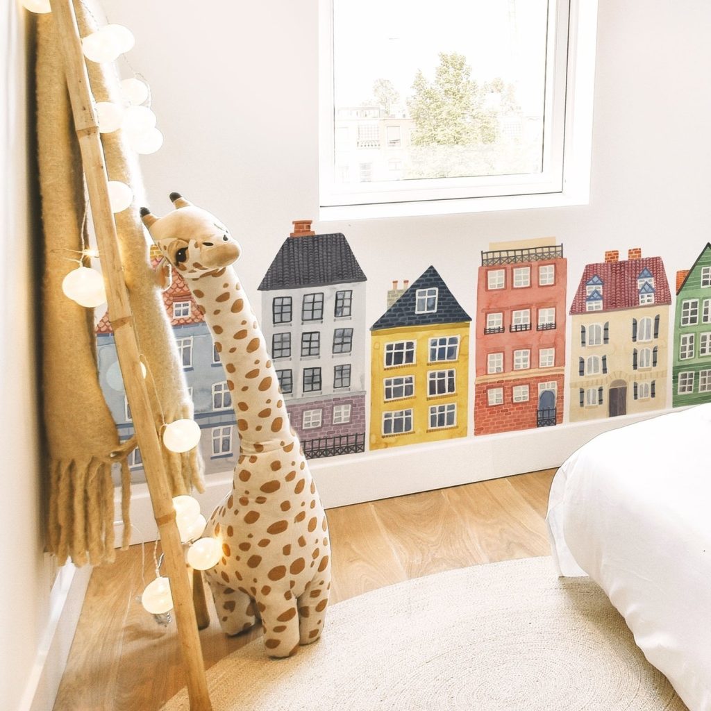 giant giraffe plushie