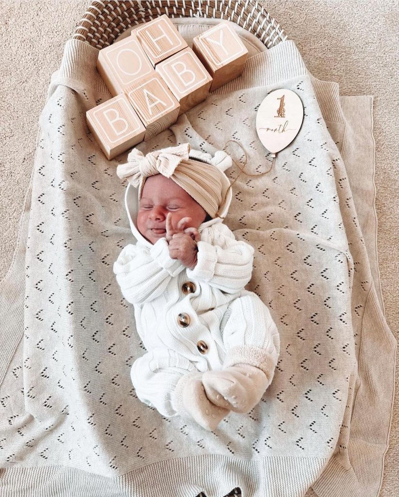 monthly baby photos (2)